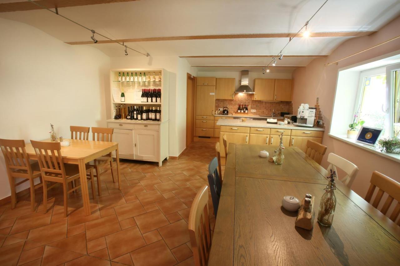 Winzerzimmer - Weingut Tinhof Eisenstadt Exterior foto